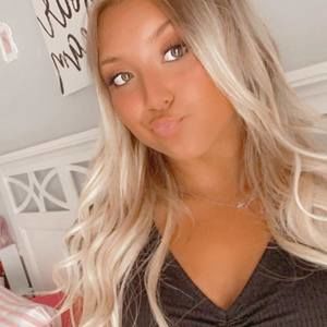 Meet your Posher, Kelli